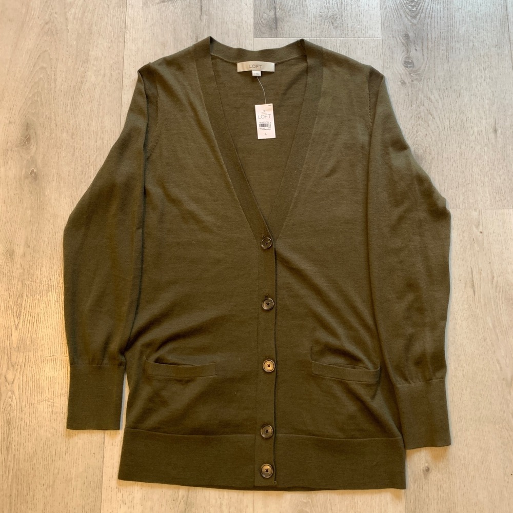NWT LOFT Women's Olive Green‎ V-Neck Button-Front Cardigan Sweater with Pockets